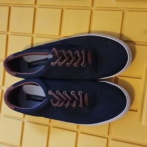 Tommy Hilfiger Shoes-Size 11